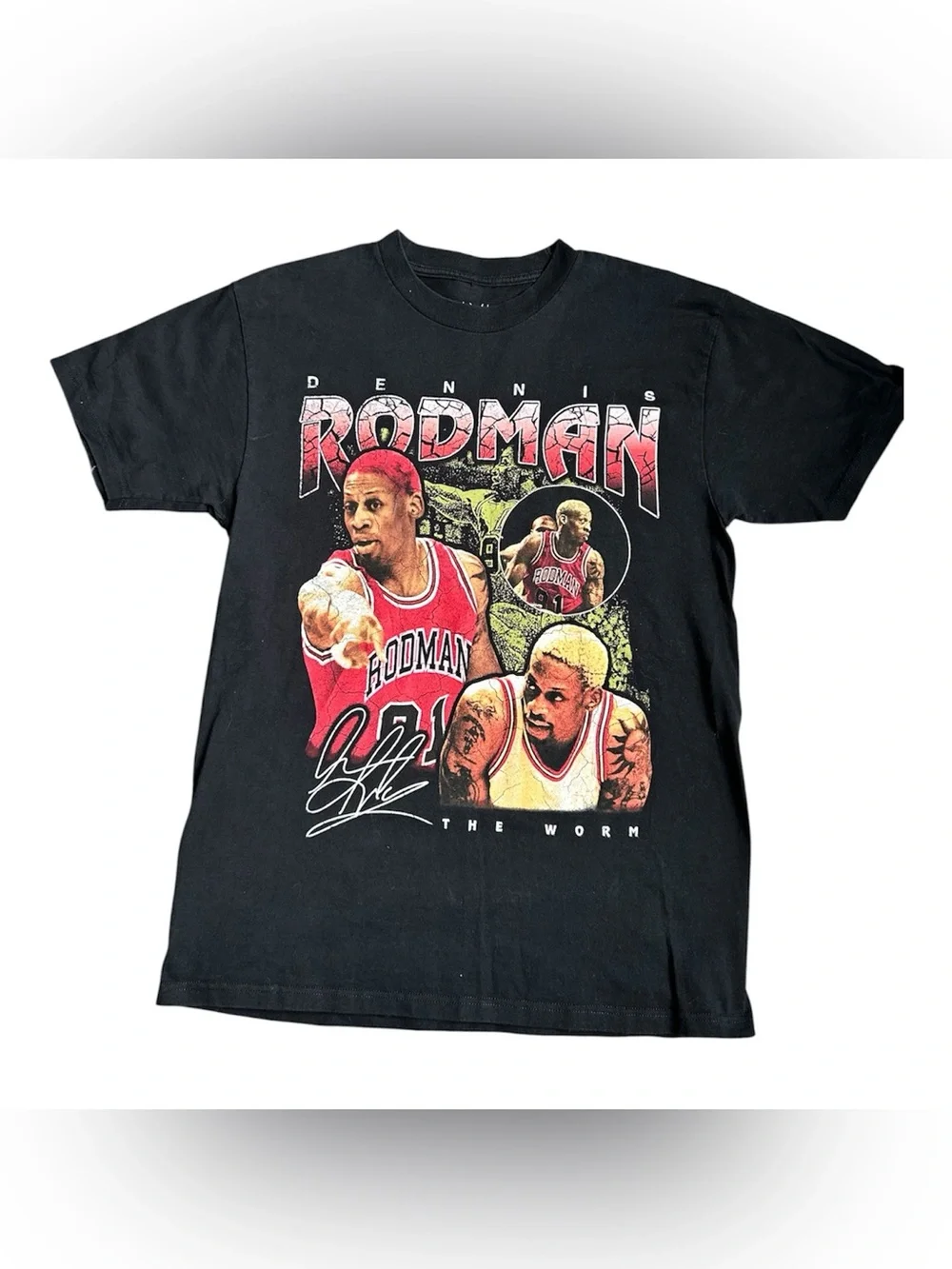 Dennis Rodman NBA t-shirt. Size Medium  Pit to pit: 19” Length: 28”